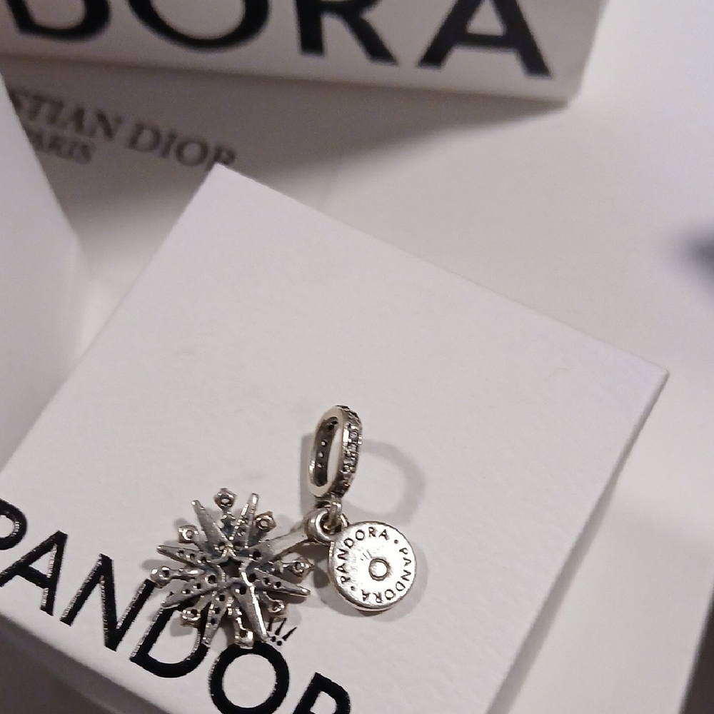 Pandora Silver Snowflake Pendant - Picture 5 of 7